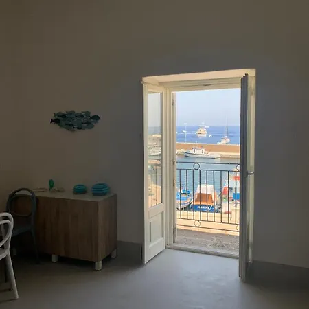 Marina Corta *