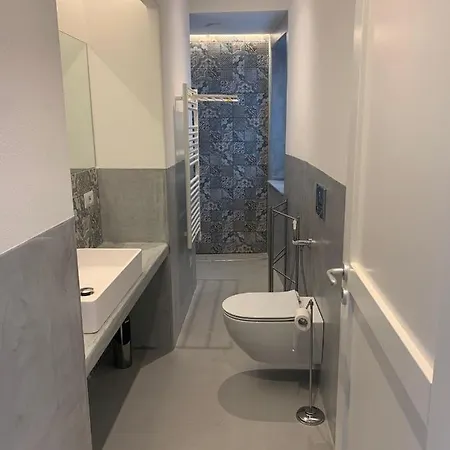 Marina Corta ليباري